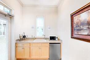 Serenity by the Sea! 4BR Retreat, Sleeps 12, Walk to Beach & Community