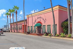 Serenity by the Sea! 4BR Retreat, Sleeps 12, Walk to Beach & Community