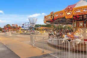 Serenity by the Sea! 4BR Retreat, Sleeps 12, Walk to Beach & Community