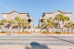 Serenity by the Sea! 4BR Retreat, Sleeps 12, Walk to Beach & Community