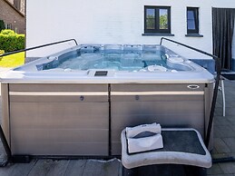 Villa Borgloon With Blossom Views and Jacuzzi