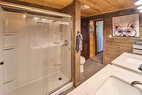 Family Friendly Getaway I Hot Tub In Gatlinburg