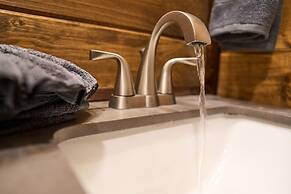 Family Friendly Getaway I Hot Tub In Gatlinburg