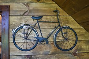 Family Friendly Getaway I Hot Tub In Gatlinburg