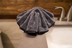 Family Friendly Getaway I Hot Tub In Gatlinburg