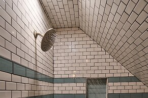 Family Friendly Getaway I Hot Tub In Gatlinburg