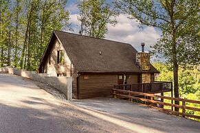 Family Friendly Getaway I Hot Tub In Gatlinburg