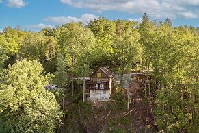 Family Friendly Getaway I Hot Tub In Gatlinburg