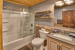 Family Friendly Getaway I Hot Tub In Gatlinburg