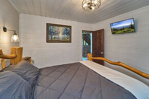 Family Friendly Getaway I Hot Tub In Gatlinburg