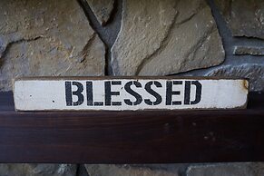 Family Friendly Getaway I Hot Tub In Gatlinburg