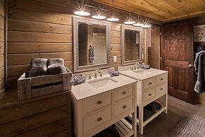 Family Friendly Getaway I Hot Tub In Gatlinburg