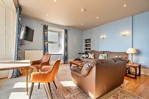 Apartment in Beaumaris With Sea Views