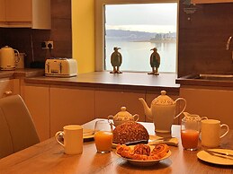 Apartment in Beaumaris With Sea Views
