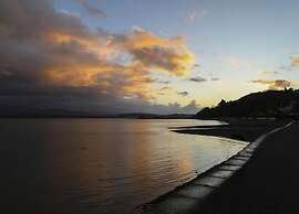 Apartment in Beaumaris With Sea Views