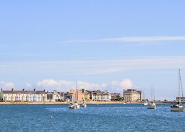 Apartment in Beaumaris With Sea Views