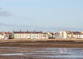 Apartment in Beaumaris With Sea Views