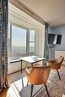 Apartment in Beaumaris With Sea Views