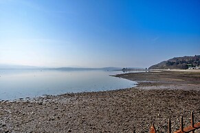 Apartment in Beaumaris With Sea Views