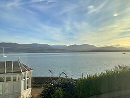 Apartment in Beaumaris With Sea Views