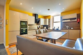 Apartment in Beaumaris With Sea Views