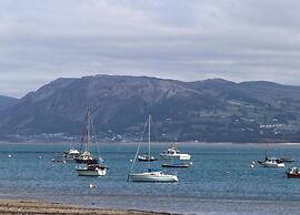 Apartment in Beaumaris With Sea Views