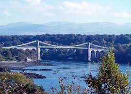 Apartment in Beaumaris With Sea Views