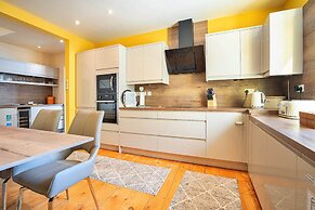 Apartment in Beaumaris With Sea Views