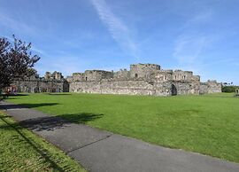 Apartment in Beaumaris With Sea Views
