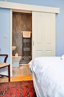 Apartment in Beaumaris With Sea Views