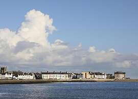 Apartment in Beaumaris With Sea Views