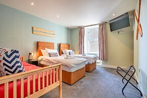Apartment in Beaumaris With Sea Views