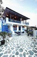 A Santorini Home - By Le Rêve