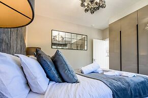 Luxury 3-bedroom Flat in Northwood