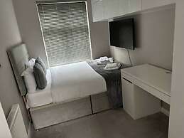 Luxury 3-bedroom Flat in Northwood