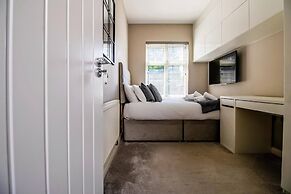 Luxury 3-bedroom Flat in Northwood