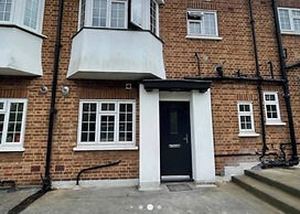 Luxury 3-bedroom Flat in Northwood