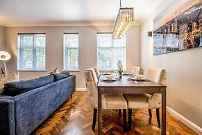 Luxury 3-bedroom Flat in Northwood