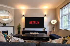 Luxury 3-bedroom Flat in Northwood