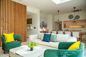 Teak 5 Bedroom Private Pool Villa Bangtao Beach