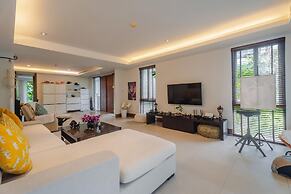 Pearl Of Naithon 3 Bedroom Beachfront Condo