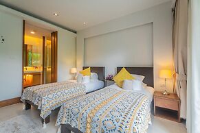Pearl Of Naithon 3 Bedroom Beachfront Condo