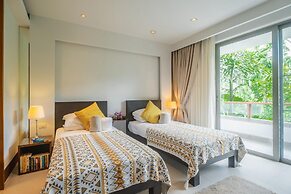 Pearl Of Naithon 3 Bedroom Beachfront Condo