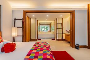 Pearl Of Naithon 3 Bedroom Beachfront Condo