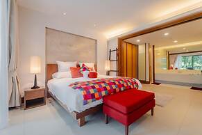 Pearl Of Naithon 3 Bedroom Beachfront Condo