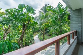 Pearl Of Naithon 3 Bedroom Beachfront Condo