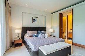 Pearl Of Naithon 3 Bedroom Beachfront Condo