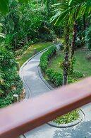 Pearl Of Naithon 3 Bedroom Beachfront Condo