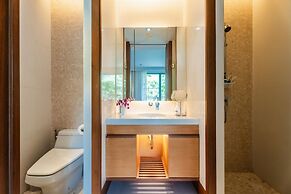 Pearl Of Naithon 3 Bedroom Beachfront Condo