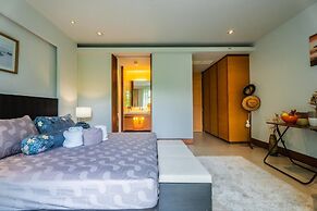 Pearl Of Naithon 3 Bedroom Beachfront Condo
